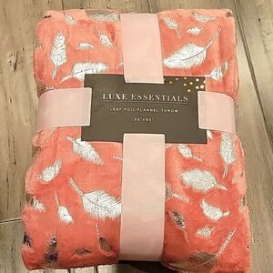 LEAF Foil Flannel Throw